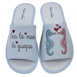 Zapatilla Mujer Verano De Casa "Eres la Mar de Guapa" Gris . Garzon